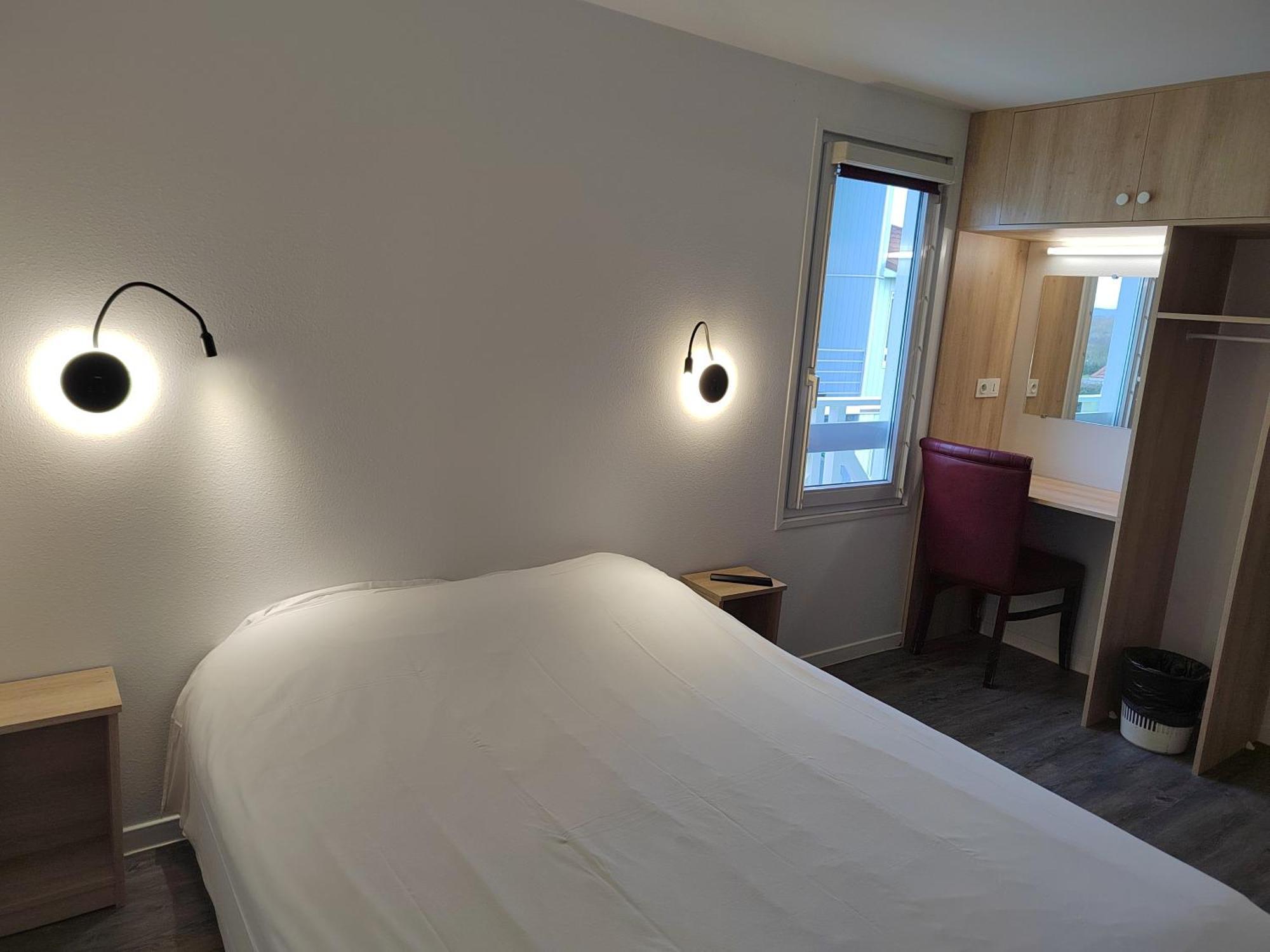 Fasthotel Paris Ouest Bouafle Exterior photo
